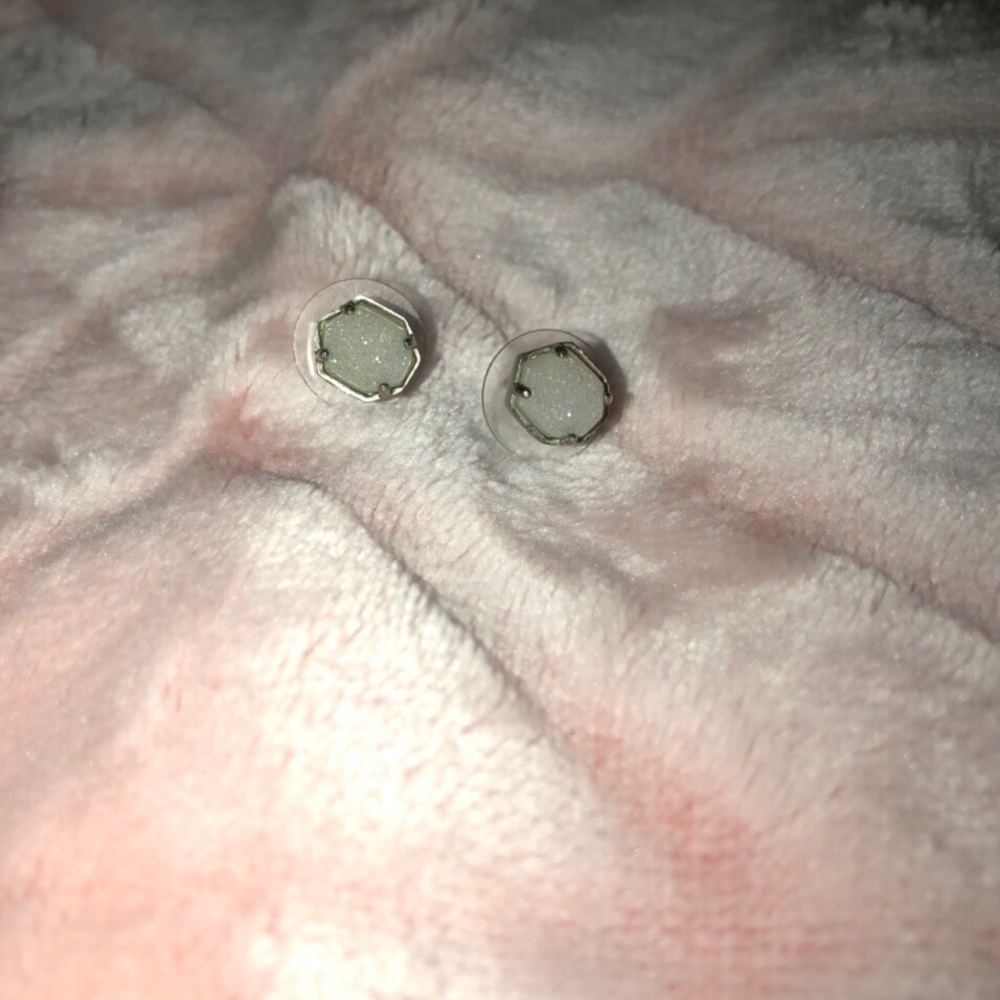 Taylor Stud earrings & Necklace